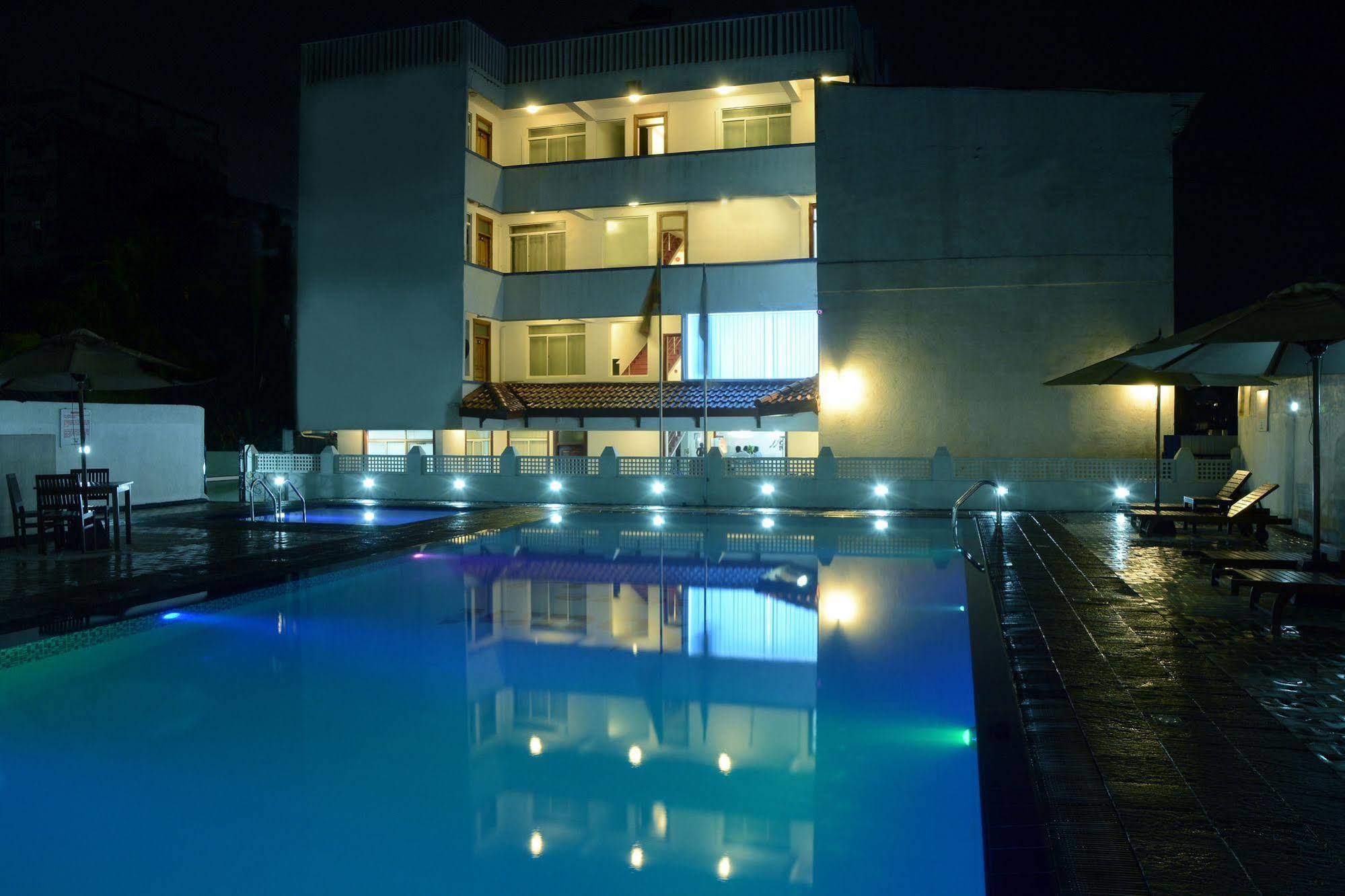 Mount Breeze Hotel Dehiwala-Mount Lavinia Exterior foto